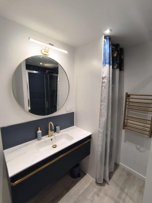 T2 -55M2- Elegant Et Chaleureux Apartment Montbrison Exterior photo